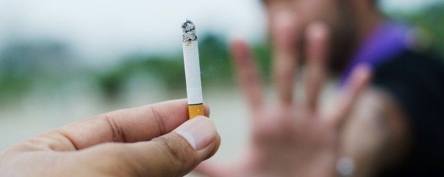 烟灰缸不能倒水跟结婚 烟灰缸不能倒水和结婚