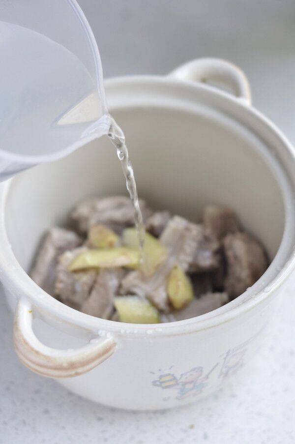 莲藕排骨汤怎么做