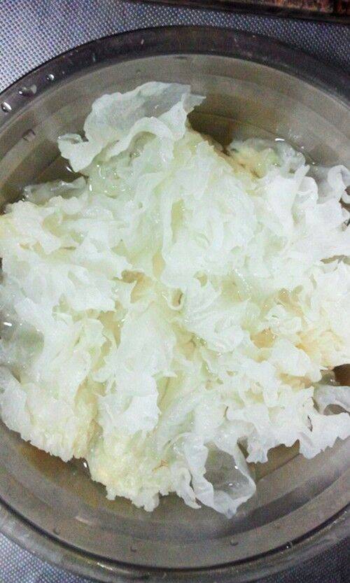 银耳莲子羹怎么做
