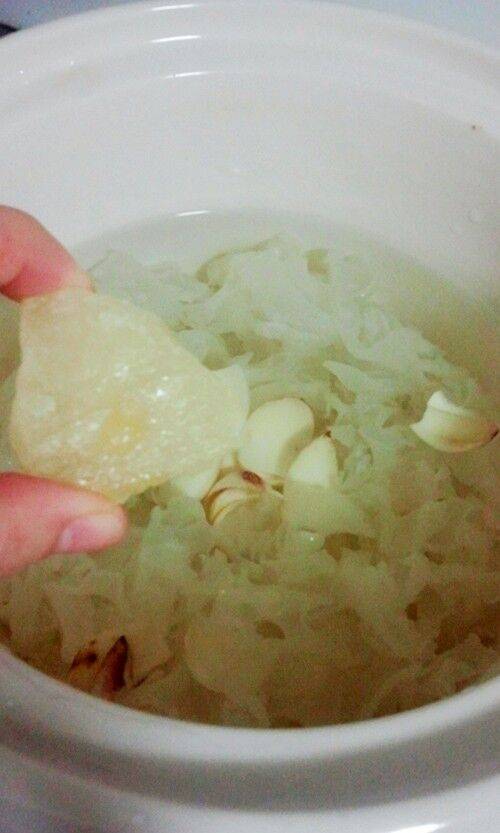 银耳莲子羹怎么做