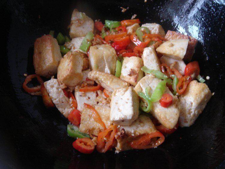 豆腐炒辣椒怎么做