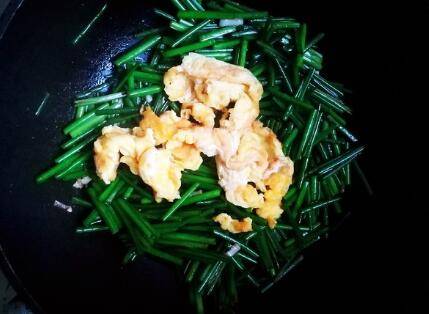 韭菜苔炒鸡蛋窍门