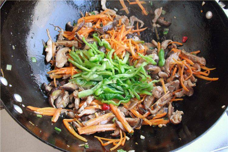 圆头小蘑菇怎么炒着好吃