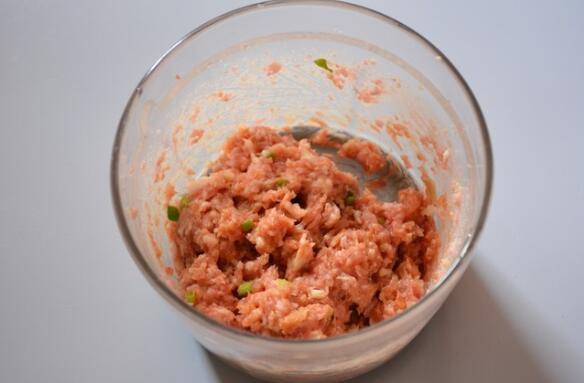青椒酿肉是蒸还是煎