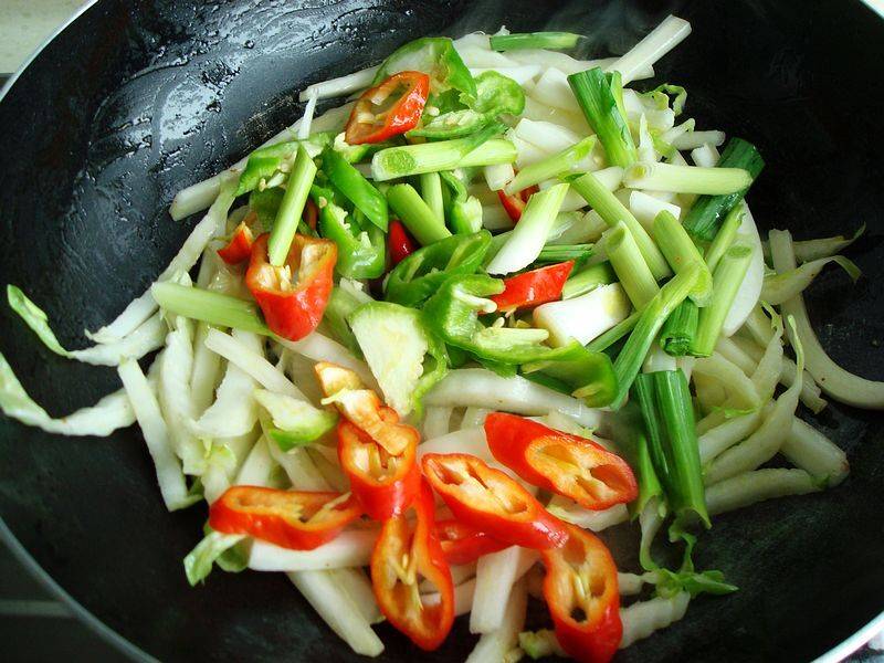 白菜炒肉怎么做