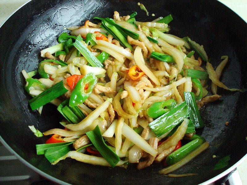 白菜炒肉怎么做