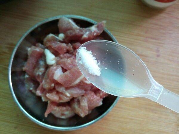 洋葱炒猪肉怎么炒