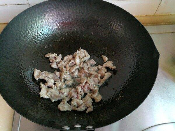 洋葱炒猪肉怎么炒