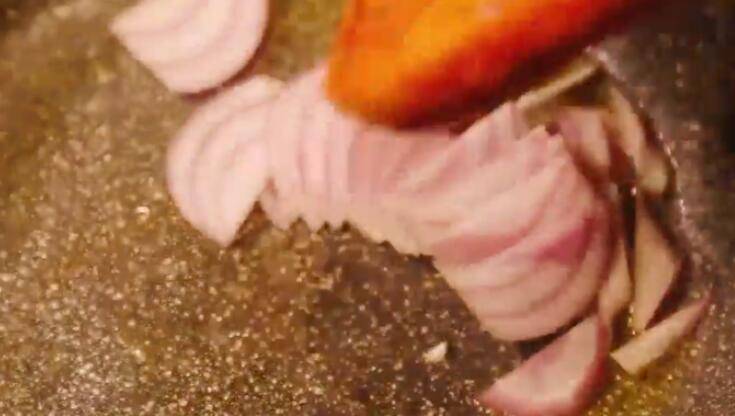洋葱炒牛肉怎么炒