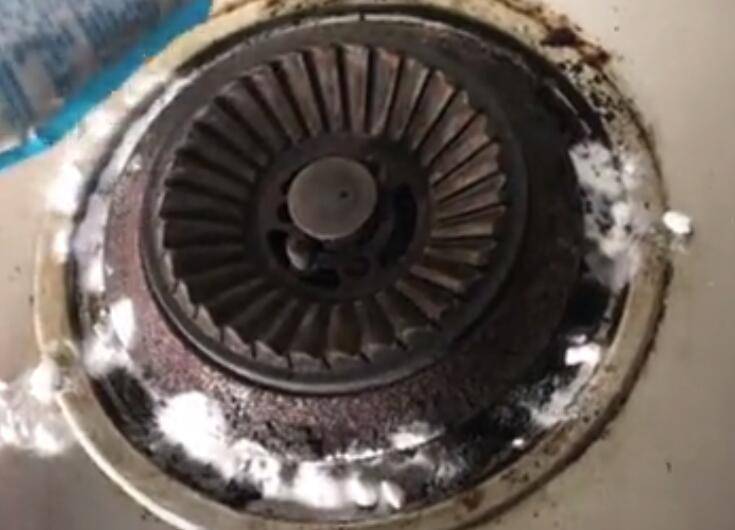 煤气灶的老垢怎么清理