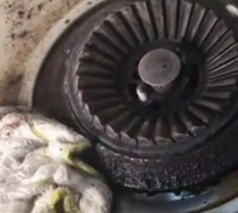 煤气灶的老垢怎么清理