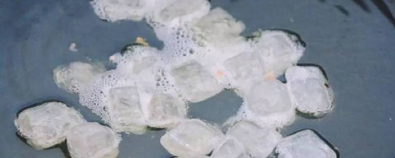 炒糖色怎样放水不会炸
