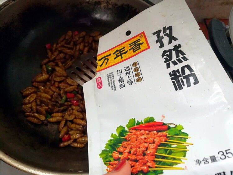 蜂蛹怎么炒好吃