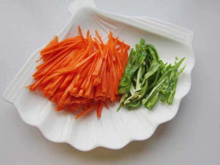 豆芽炒肉怎么做好吃