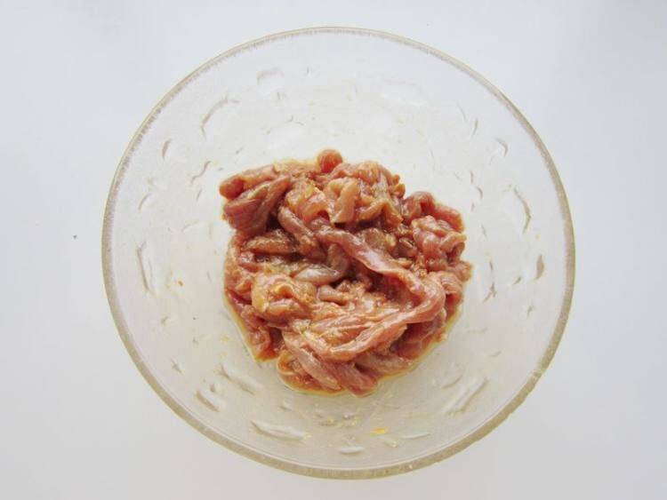 豆芽炒肉怎么做好吃