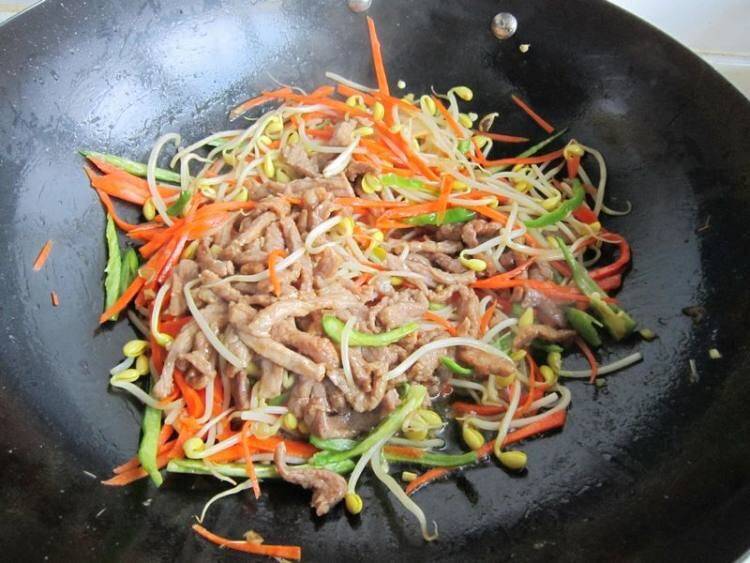 豆芽炒肉怎么做好吃