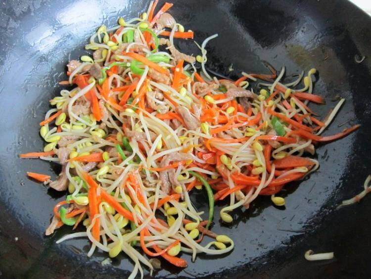 豆芽炒肉怎么做好吃