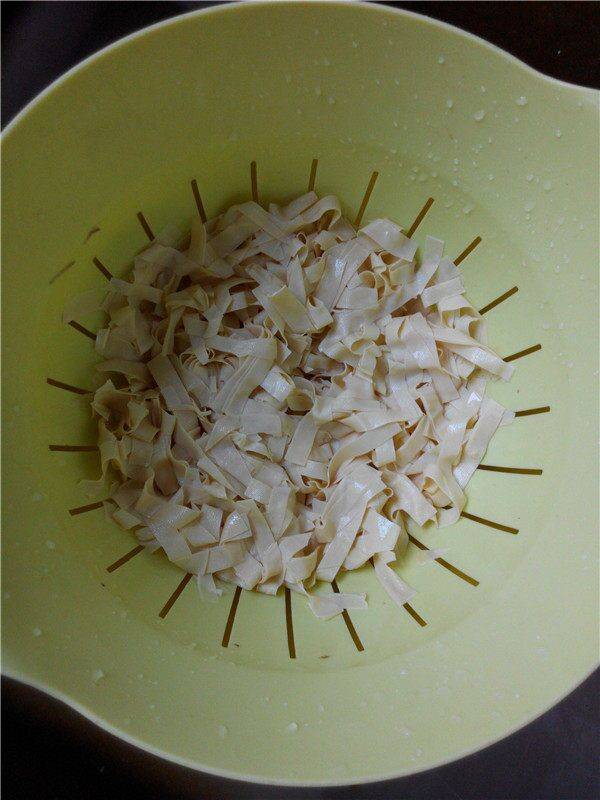 豆皮炒尖椒怎么做好吃