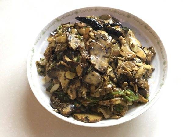 炒见手青的做法