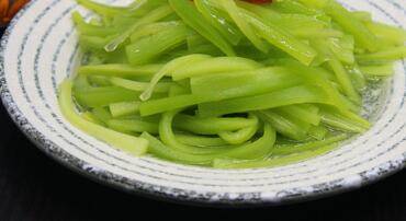 凉拌莴笋丝的做法