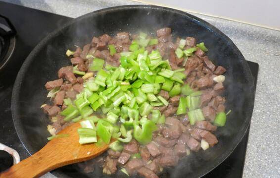 牛肉粒怎么炒