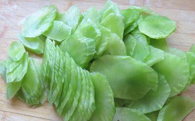莴苣炒肉怎么炒