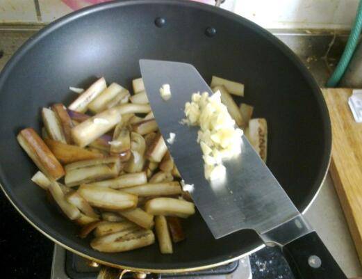 长茄子怎么炒