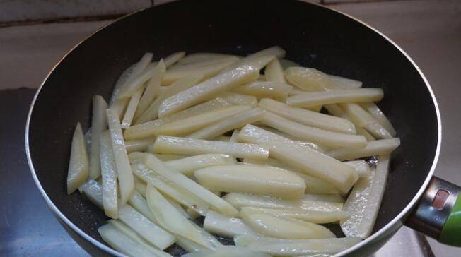 怎么炒土豆条好吃