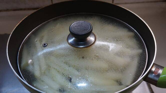 怎么炒土豆条好吃