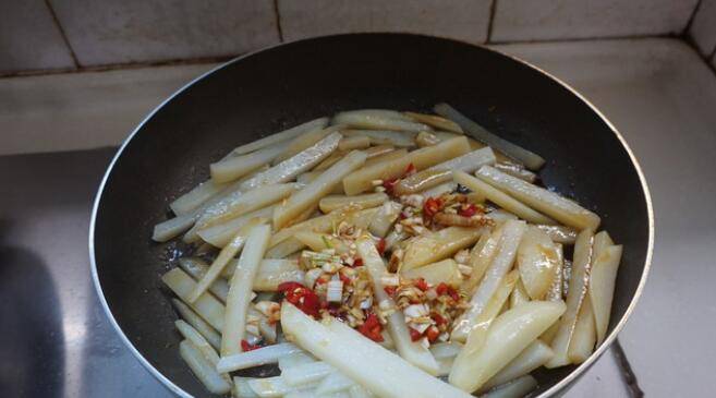 怎么炒土豆条好吃