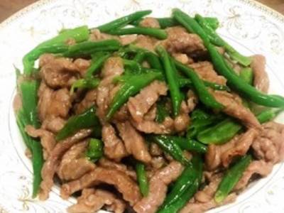 牛柳搭配什么蔬菜炒