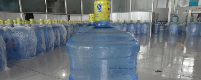 大桶水一桶多少升 大桶水一桶是多大