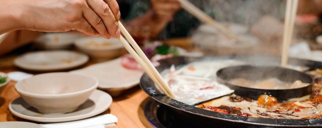 火锅怎么做的方法和步骤 火锅怎么做的方法及步骤是怎样的