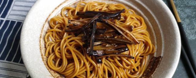 最正宗的葱油拌面做法 怎样做最正宗的葱油拌面