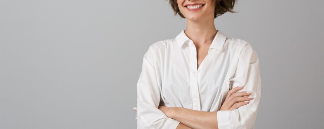 白色短袖衣服如何清洗干净 白色短袖衣服清洗干净小妙招