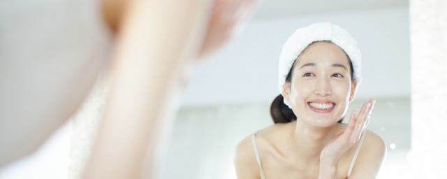 焕颜乳和柔肤水的用法 焕颜乳和柔肤水哪个先后