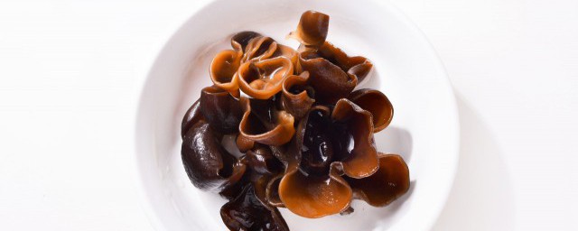 泡木耳用冷水还是热水 泡木耳用冷水吗