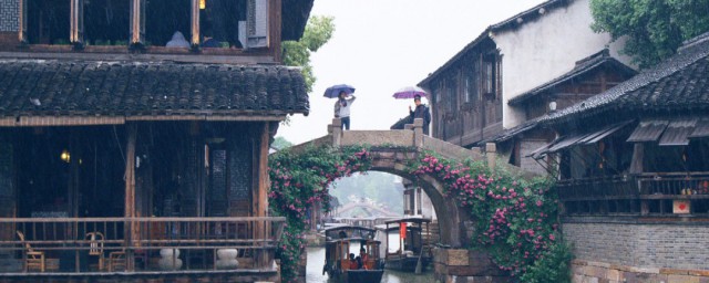 你在桥上看风景看风景的人在楼上看你是什么意思 你在桥上看风景看风景的人在楼上看你