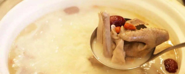 猪肚可以搭配什么来煲汤 猪肚可以搭配来煲汤的食物介绍