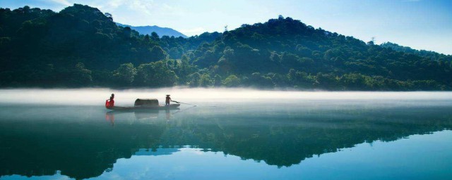 李白诗中南湖秋水夜无烟南湖指的是什么湖 南湖秋水夜无烟南湖指的是什么湖