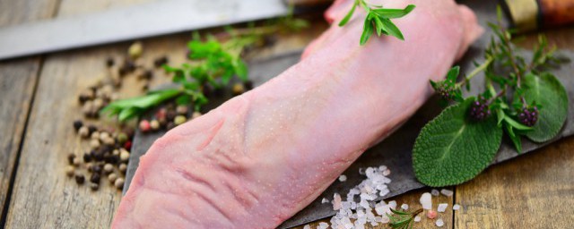 维吾尔族为什么不吃猪肉 维吾尔族的饮食禁忌
