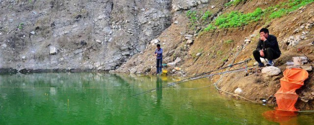 冬天钓鱼钓深水还是浅水 垂钓的深浅需要讲究什么