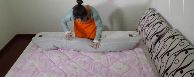 装棉被的简单方法 装棉被的简易方法