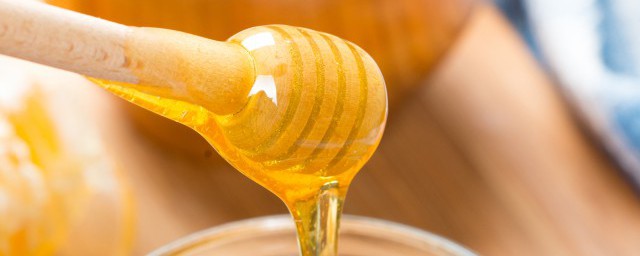 蜂巢泡酒的作用与功效禁忌 蜂巢泡酒作用及功效禁忌介绍
