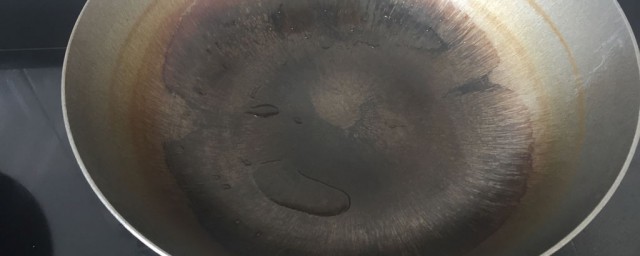 铁锅烧糊了怎样清洗才干净 铁锅烧糊了怎么清洗才干净