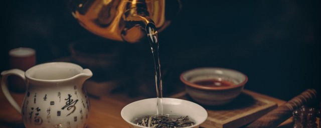 一个人喝茶的心情短语 一个人喝茶的心情短语句子