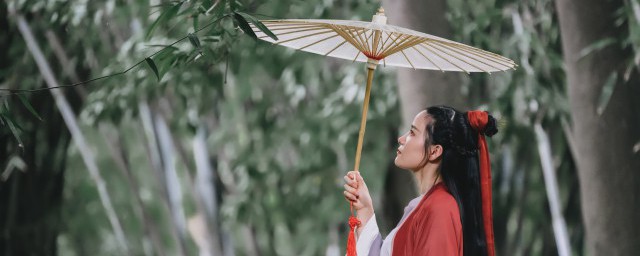 晓看红湿处花重锦官城的意思是什么 晓看红湿处的出处