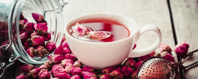 金银花和玫瑰花可以一起泡水喝吗 金银花和玫瑰花可以一起泡水喝的好处有哪些