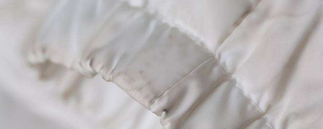 羽绒服洗完之后一坨一坨的怎样办 羽绒服洗完之后一坨一坨的处理办法