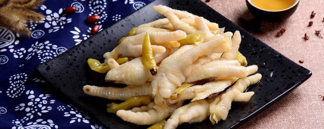 鸡爪吃不完能放冰箱吗 鸡爪吃不完能不能放冰箱